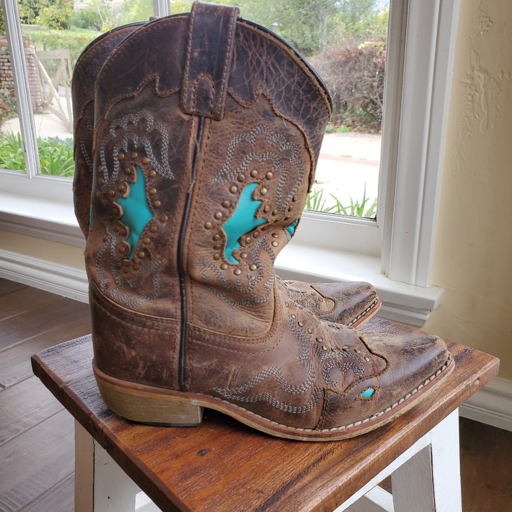 Girls boots
